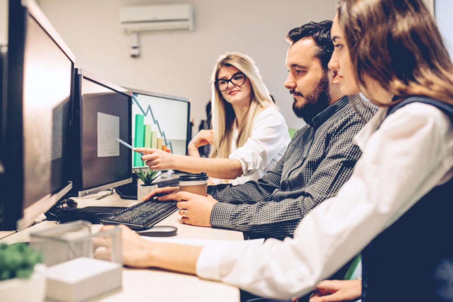 Lernende auf der Draxilophora-Plattform beim gemeinsamen Austausch